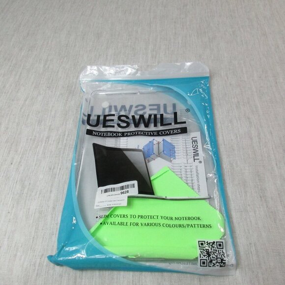 UESWILL Mackbook Pro 13" Clear Notebook Protective Cover Case + Microfiber Cloth - Picture 3 of 8